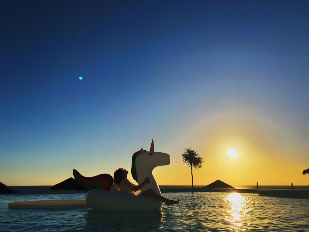 シキホル イースタン ガラン シービュー リゾート シキホール エクステリア 写真